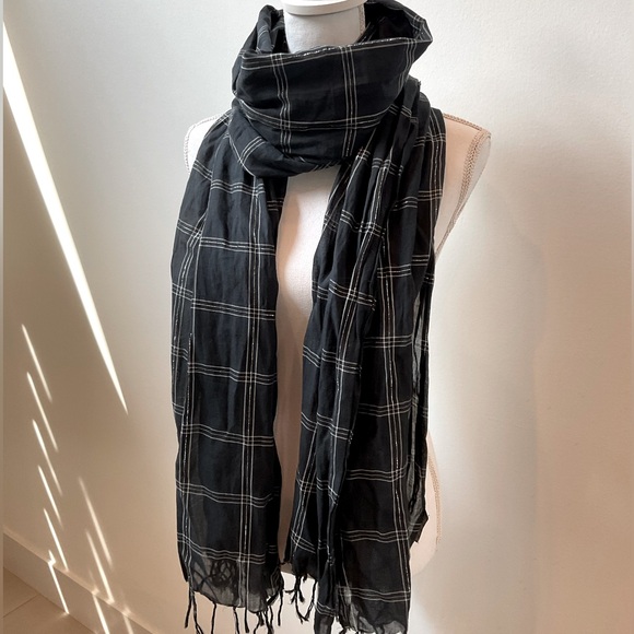 Scarf - Picture 3 of 3